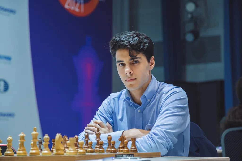 Co kryje się za sukcesem Aryana Tariego? Portret młodego mistrza